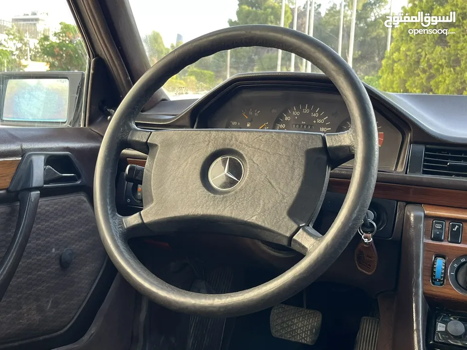‎مرسيدس بنز  E200 1992 مميزة جدا للبيع بسعر مغري