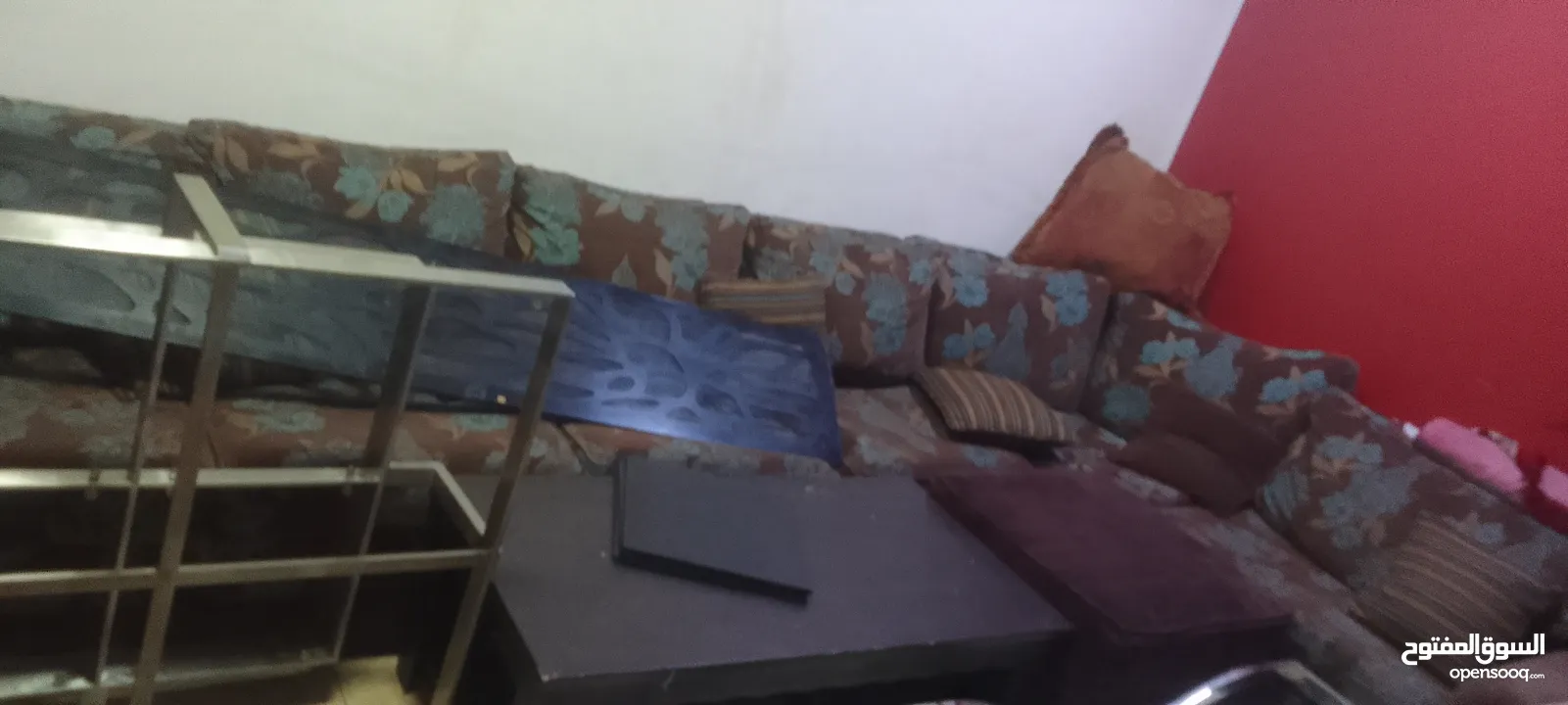 طقم جلوس بحالة ممتازة 10اشخاص