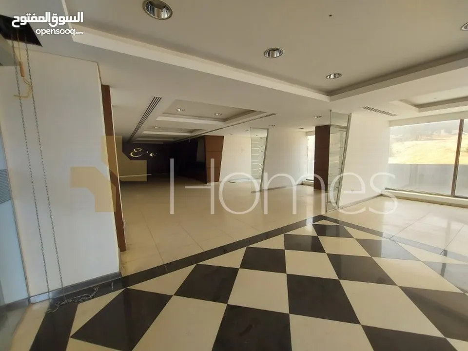 مجمع تجاري من 6 طوابق للبيع في عبدون، مساحة البناء 2800م