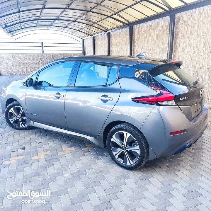 Nissan leaf SL plus 62 kw نيسان ليف بطارية كبيرة