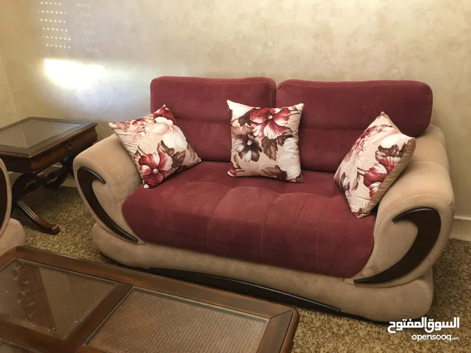 طقم غرفة معيشة للبيع بحالة جيدة
