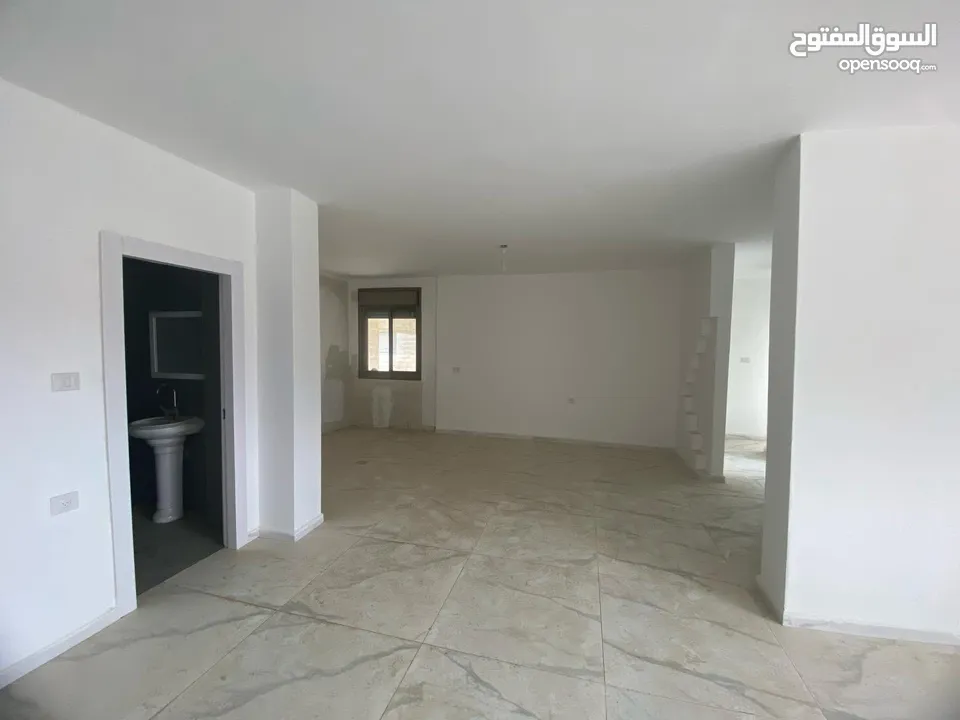 شقة عين منجد