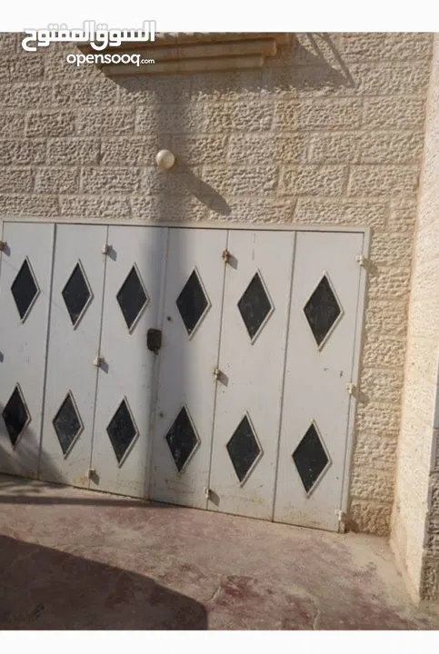 مخزن للايجار 2013 مساحة 40  متر منطقة هادئة ويوجد
