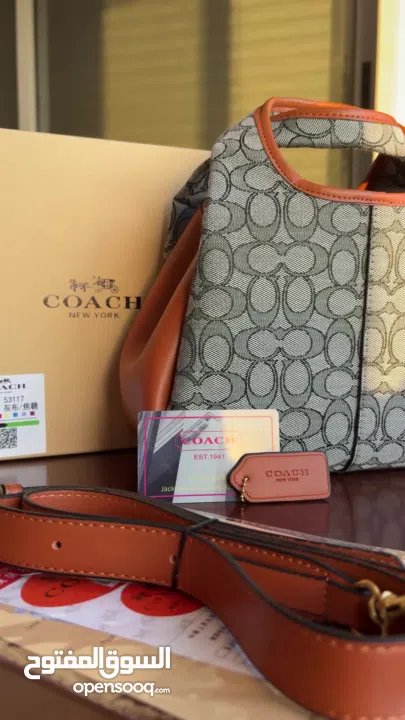 كوتش لانا بقصة فريدة بقاعدة 26 سم