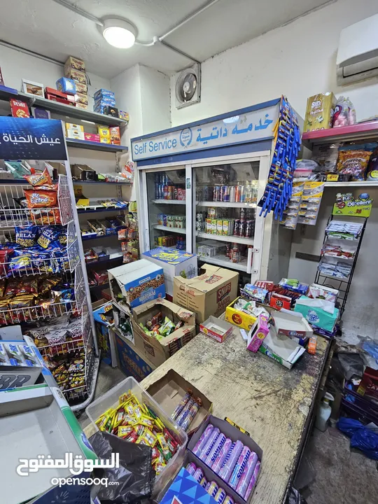 دكان للبيع
