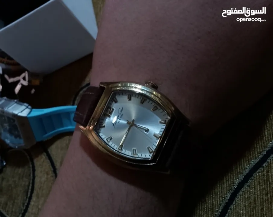 ساعه أصليه للبيع