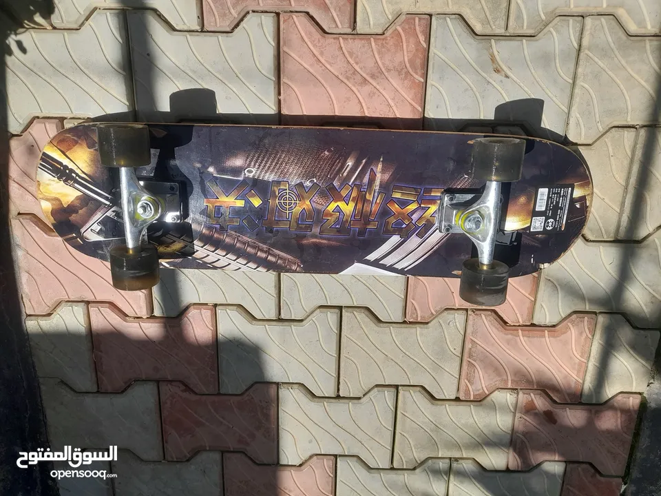 سكيت بورد للبيع بحالة الوكالة لجميع الاعمار خاصة بين 13 إلى 18 عام و راىع للجميع