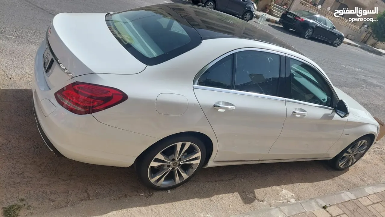 سيارة C 350e موديل 2017 فل ممشى قليل