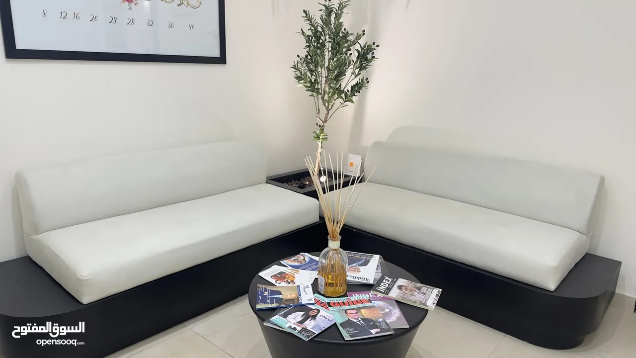 اثاث استراحة ( كورنر انيق جدا مع كاونتر و كرسي)لعيادة او مركز صحي مودرن فاخر جدا و جودة عالية