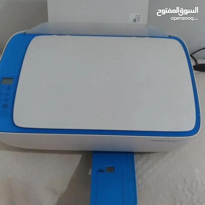 طابعة مع سكانر ملونة ويرلس شبه جديد مع حبر بالكرتونة