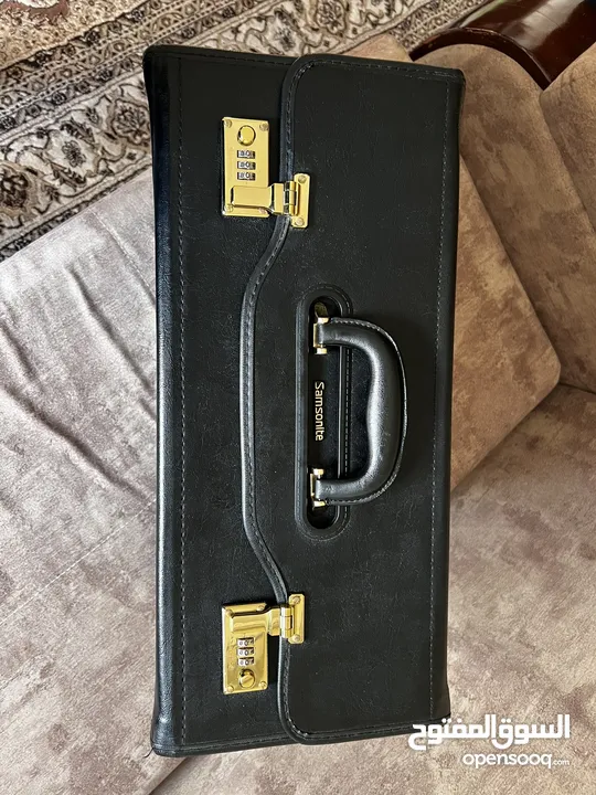 حقيبه ماركة سامسونايت Samsonite case