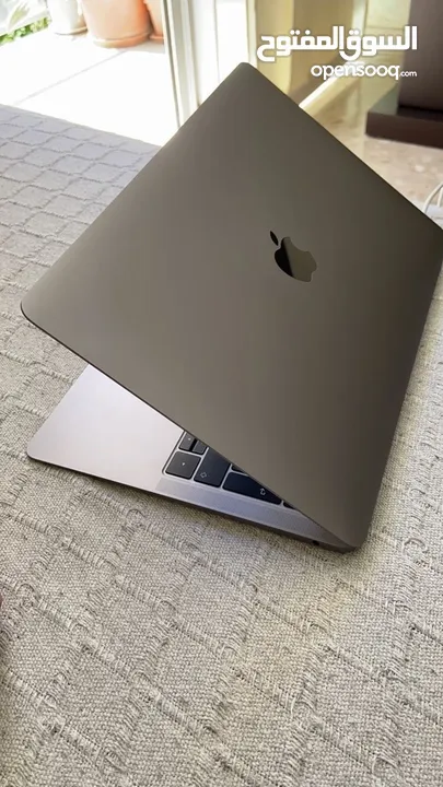 MacBook Pro 2017 - i7  16GB RAM  Like New + Warranty!