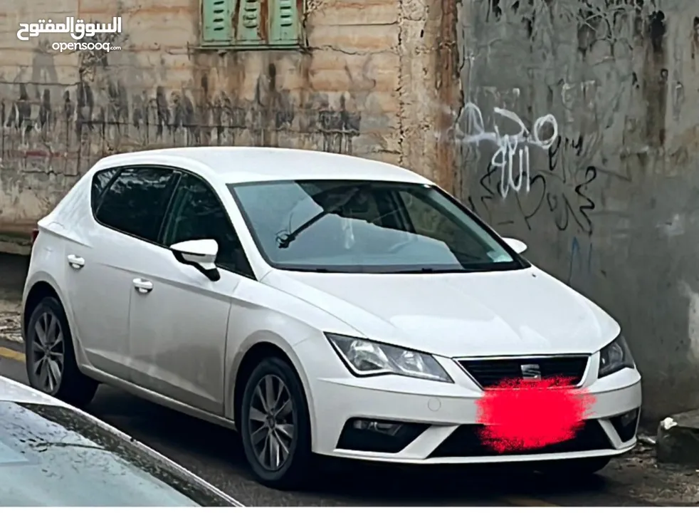 سيات ليون لون ابيض