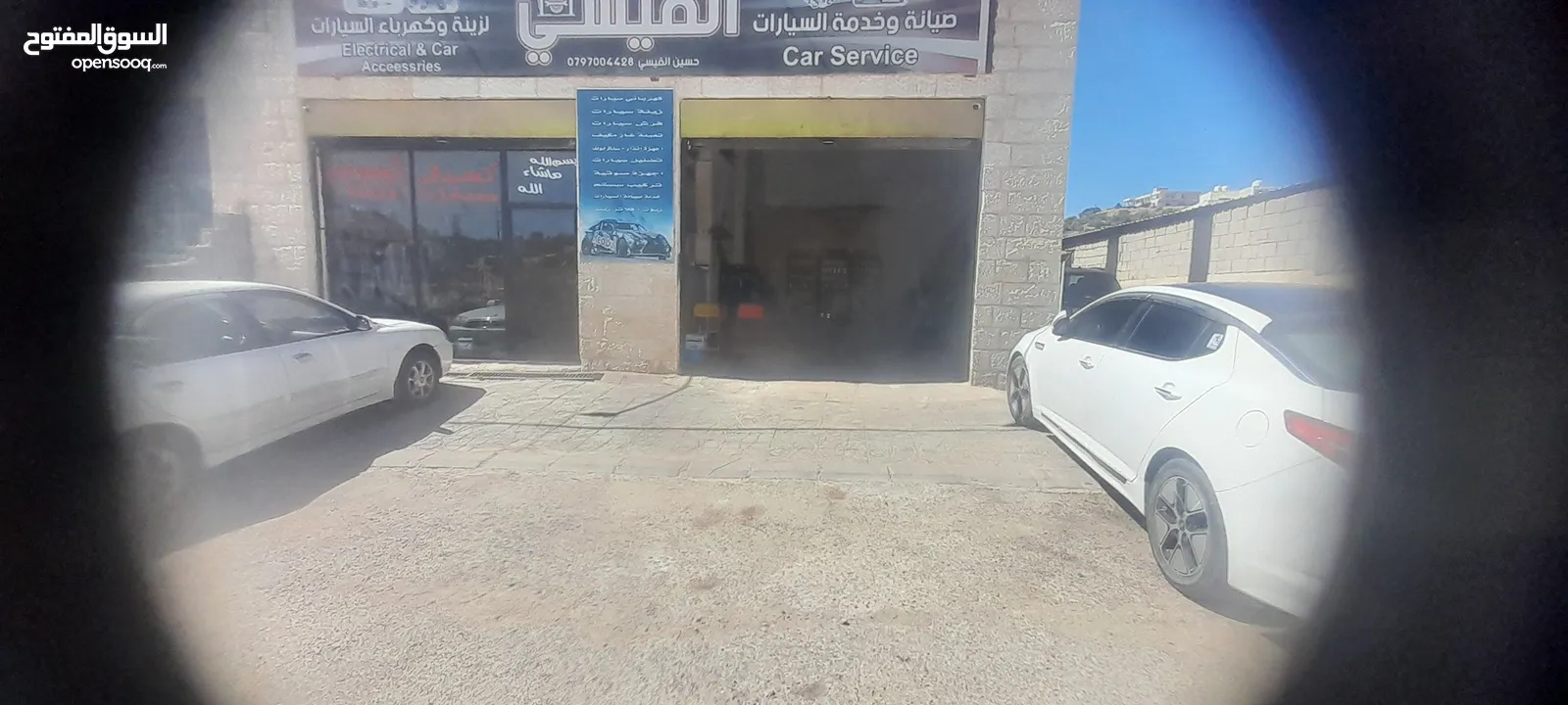 السلام عليكم عندي محلين الأول محل زينة سيارات والمحل التاني شغل كويك سيرفس من غيار زيت وغيار بركات