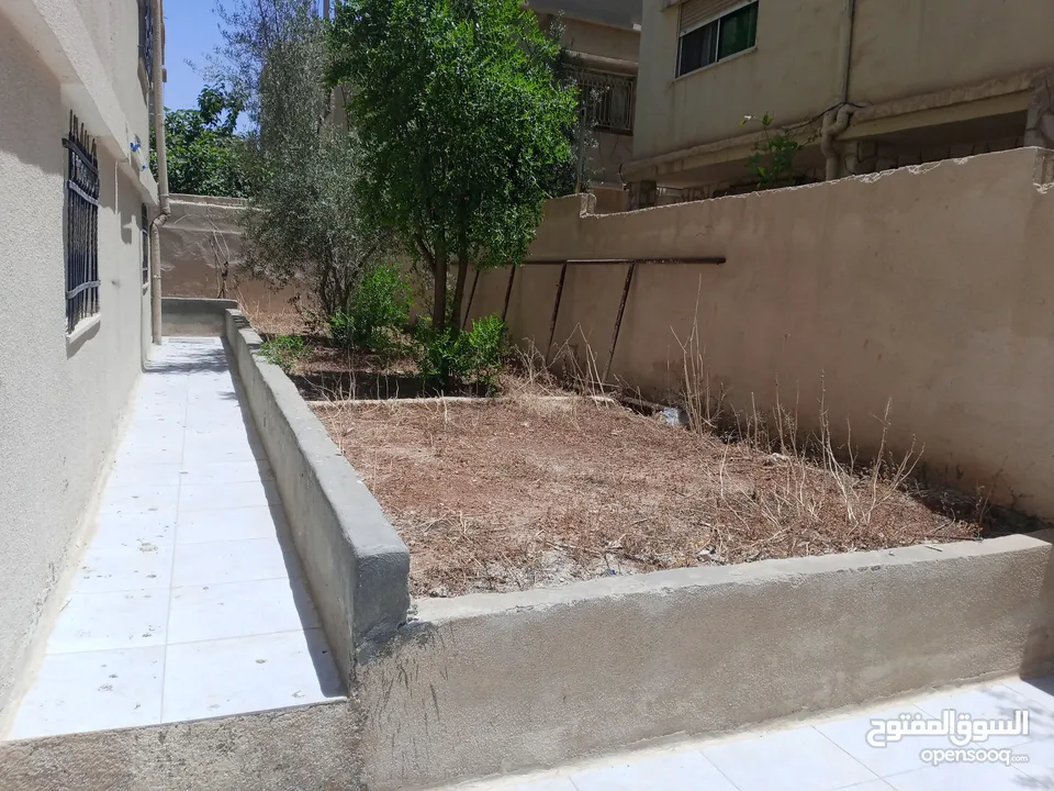 شقق  للبيع الزرقاء الجديده شارع 16بمساحات متعدده