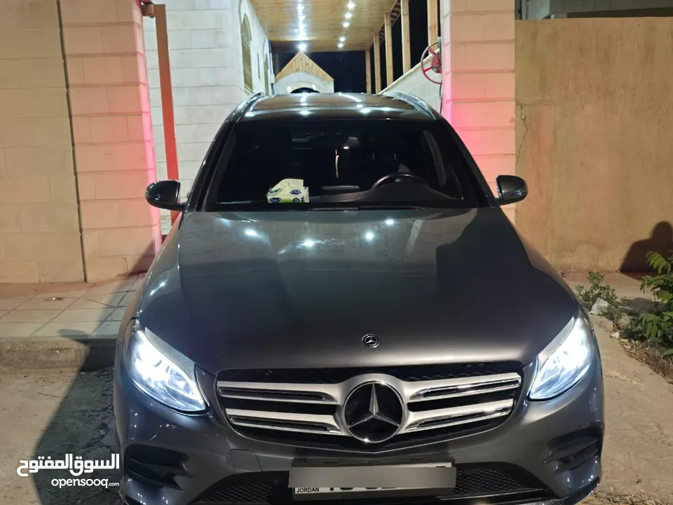 مرسيدس GLC350e موديل 2019  plug in  هايبرد اقتصاديه بالبنزين. شحنها بمشيك 25 كيلو متر
