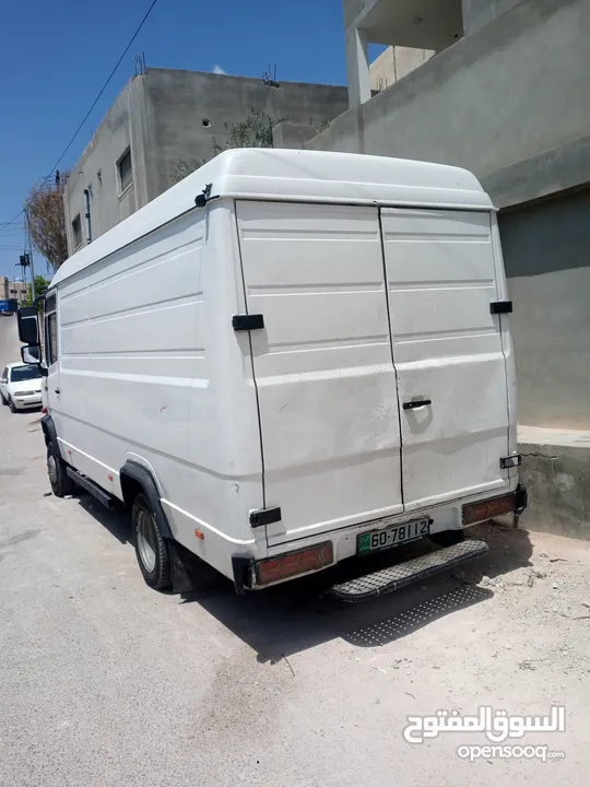 فان مرسيدس بنز