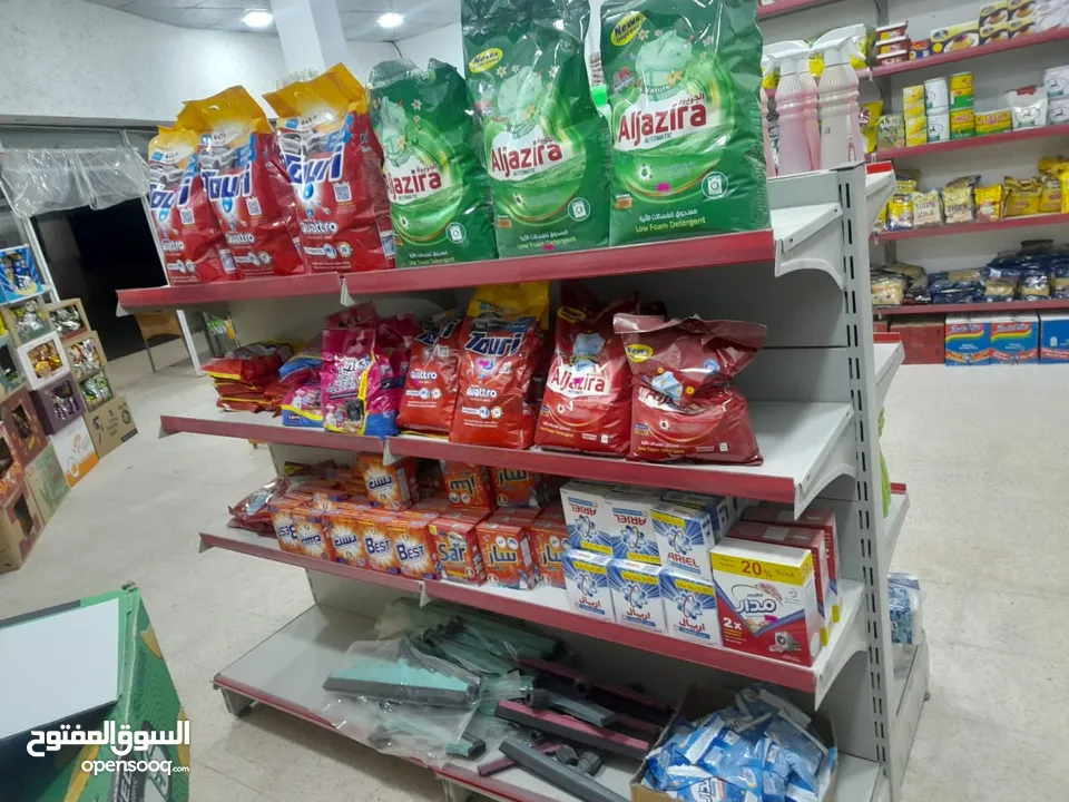 سوبر ماركت للبيع