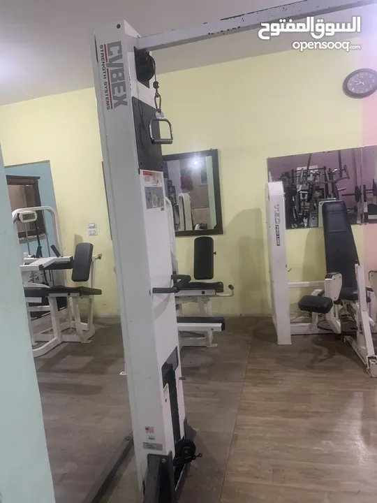 نادي بناء أجسام ولياقة بدنية للبيع