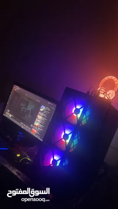 كمبيوتر بحالة ممتازة وبمواصفات مميزة