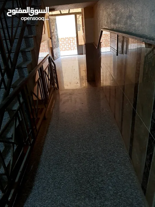 شقة أرضية قرب جامعة اليرموك