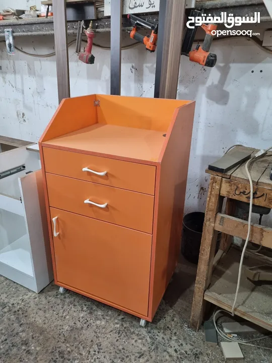 طاولة كاش للمطاعم والمحلات بعدة موديلات وألوان حسب الطلب توصيل مجاني لعمان والزرقاء خلال يومين