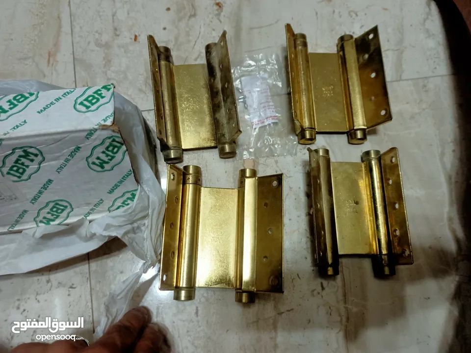 باب مروحه مستعمل  +مفصلات نحاس  جديده  للبيع