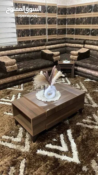 طاوله وسط مع سيرفيس