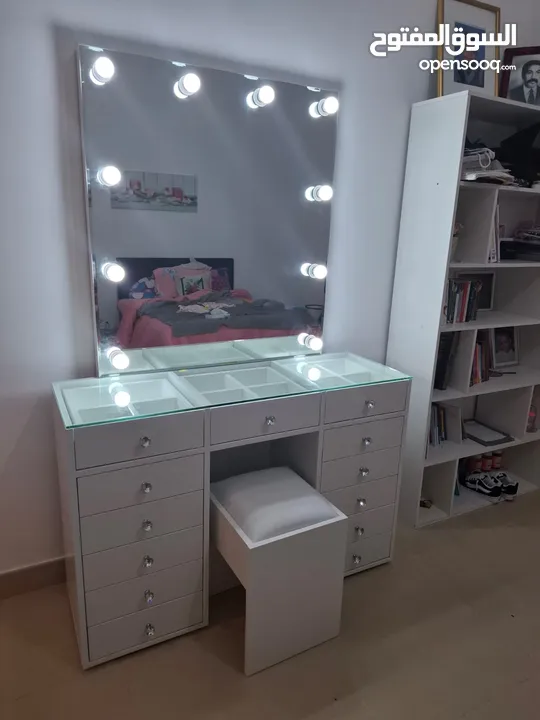 Dressing table