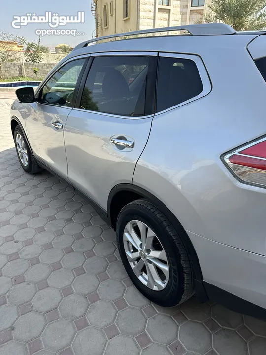 نيسان روج 2016 اس في فورويل فل اوبشن كامل المواصفات  Nissan rogue 2016 SV AWD full Option