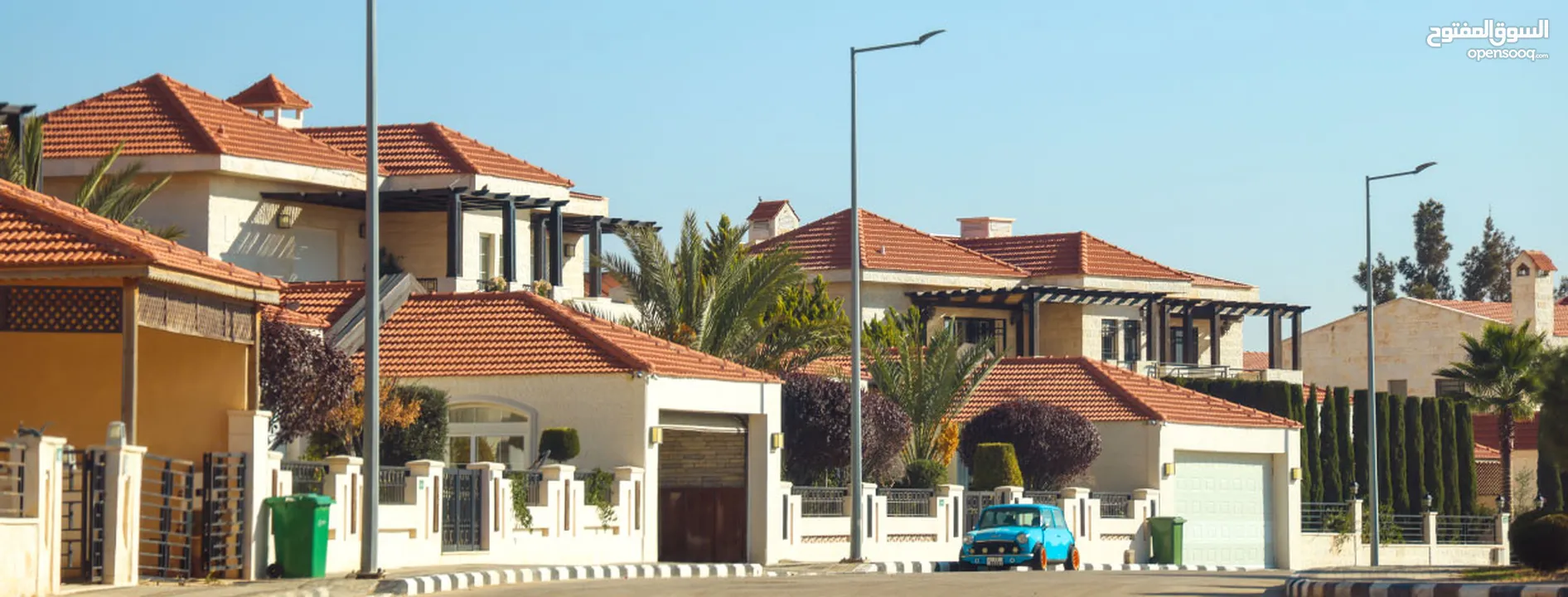 تملك فيلا العمر في ضاحية الأندلسية