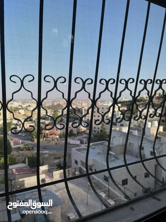 شقة للبيع في المهندسين 350 متر مربع طابق 3 مع روف كبير مميزة جداً من المالك