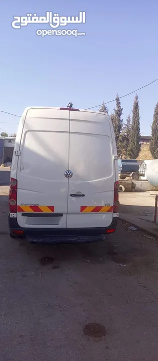 باص كرافتر مع ثلاجة تبريد