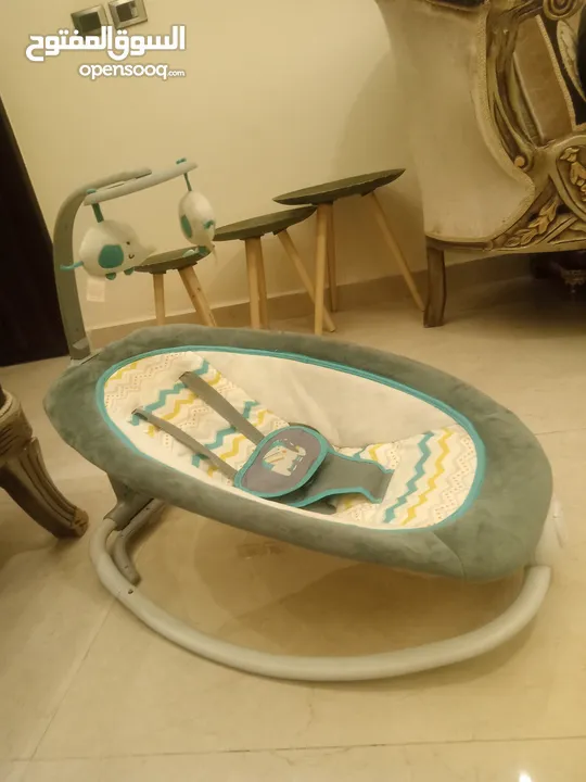 كرسي اطفال مستعمل للبيع ب15دينار