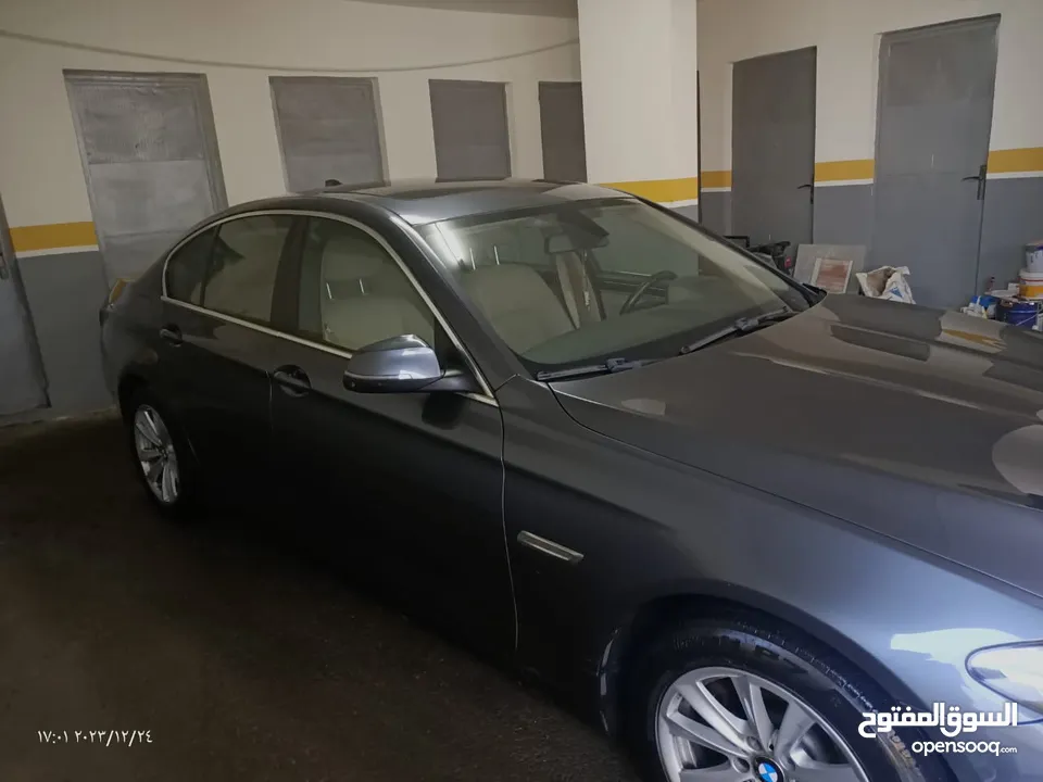 BMW 520 2016 silver package