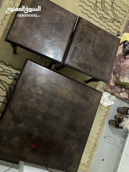 طاولات للبيع