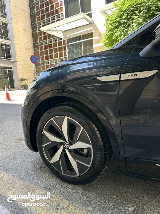 فوكس فاجن ID4 Crooz pro piano Black    2022وارد شركه البستنجي
