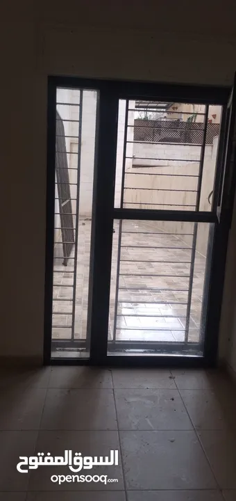 شقة طابقية للبيع او للإيجار في شارع مكة - ref : 14562