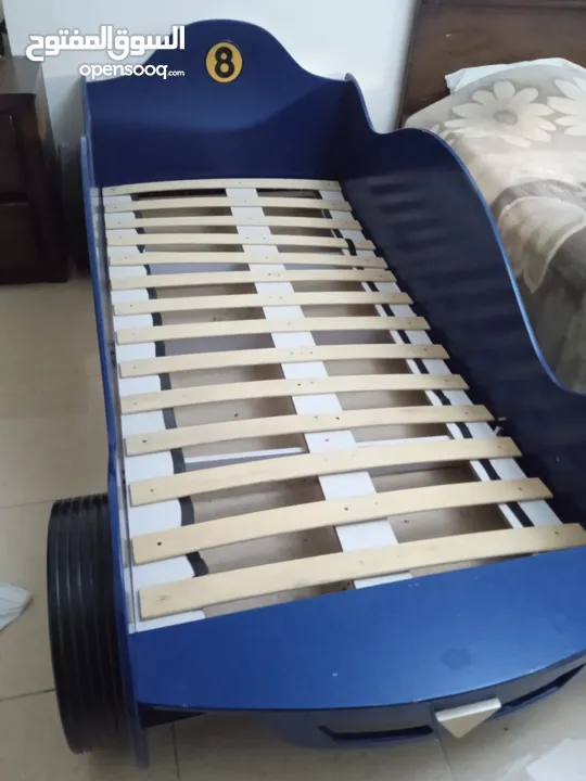 سرير اطفال للبيع بحالة جيدة