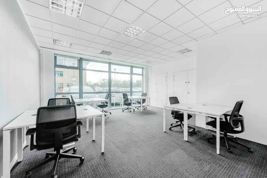 Fully serviced open plan office space for you and your team in Muscat, Qurum City Centre