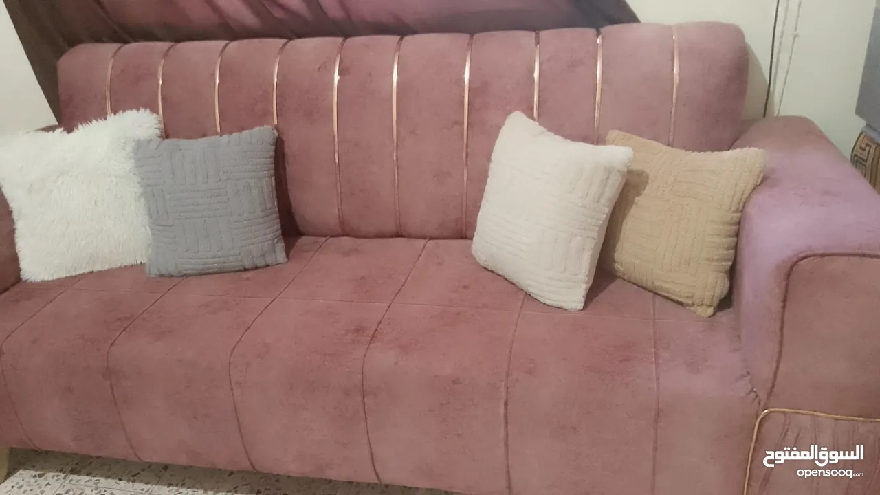 طقم كنب استعمال شهر مع طاولات