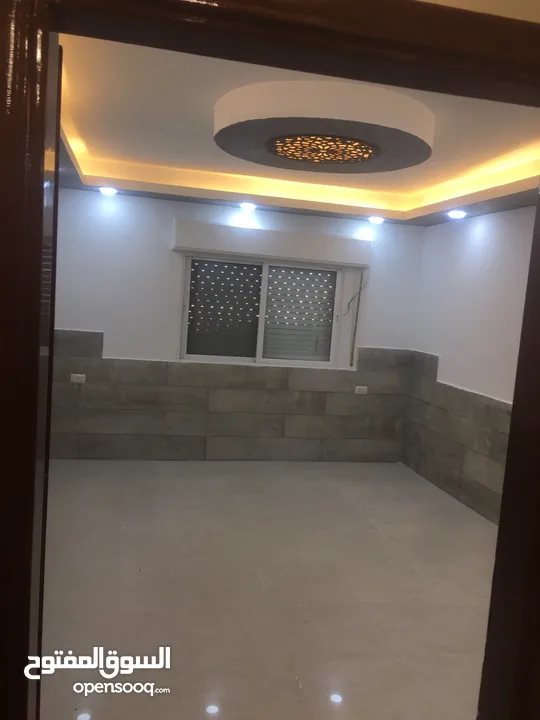 شقه طابق 3 مخدوم مصعد عماره عائلات بالكامل واغلب السكن مالكين تشطيب سوبر ديلوكس مسطح 150