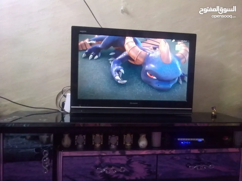 شاشه شارب 32 بوصه بحاله ممتازه وعلى الفحص