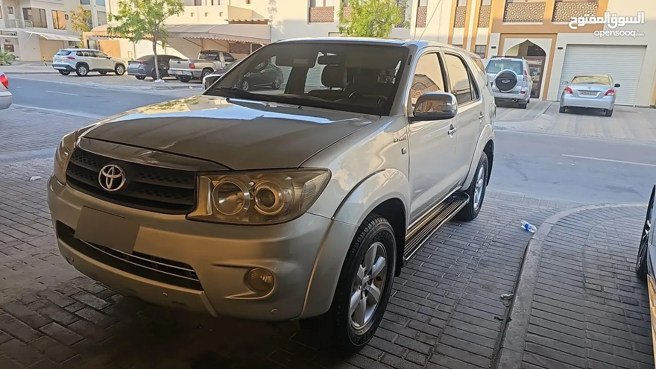 للبيع تيوتا فورتشنر موديل 2011