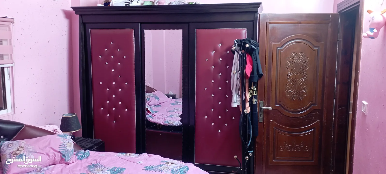 غرفة نوم دائرية ملوكية راقية جدا