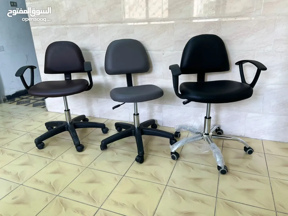 كرسي مكتب مريح وأنيق! تصميم عملي بجودة عالية مناسب للمكاتب، العيادات، والصالونات