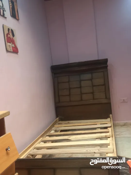 تخت عدد 2  لاتيه تفصيل  بحال الوكاله  للبيع بسعر مغري