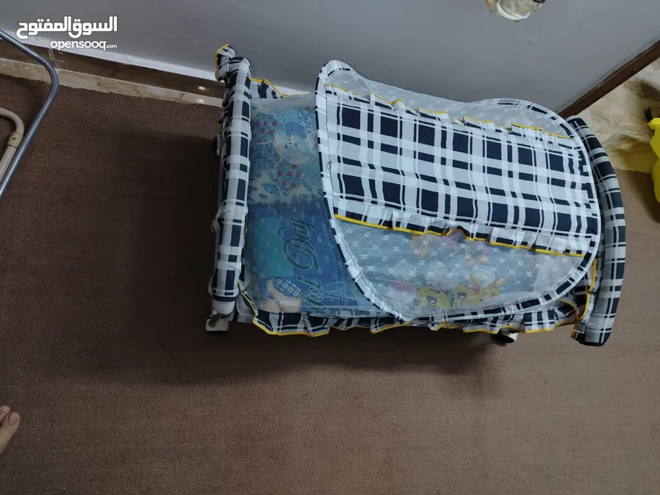 سرير  بيبي+ هزاز +كرسي طعام البيع مفرق أو كامل الأسعار بالوصف لكل قطعة