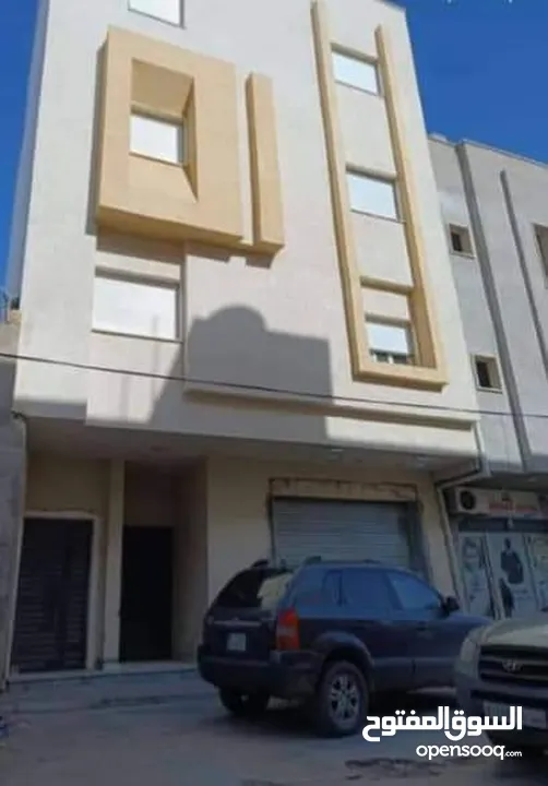 مبني استثماري أربع أدوار للبيع في مدينة طرابلس منطقة غوط الشعال جهة شارع 10 في شارع المجمع علي طريق