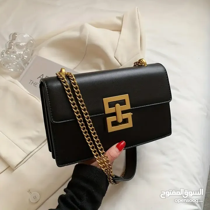 حقيبة كتف نسائية أنيقة بحزام سلسلة ـ لون أسود أو بني ـ تصميم معدني فاخر